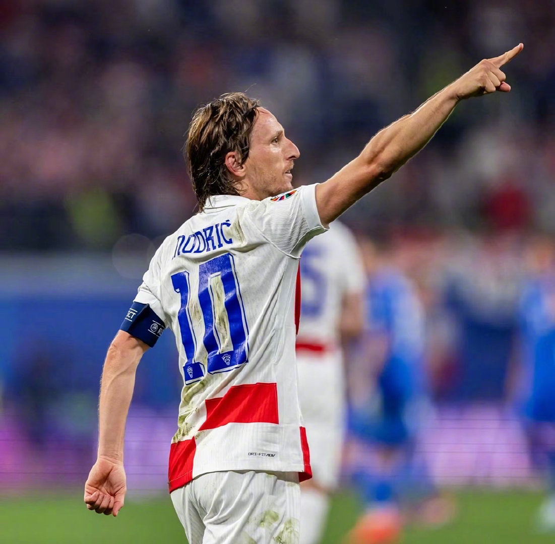 某球星赛后泪崩，场面令人动容