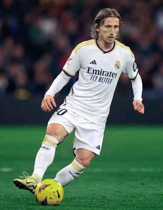 曼城VS桑德兰：蓝月风暴迎战黑马奇迹，伊蒂哈德攻防大战一触即发