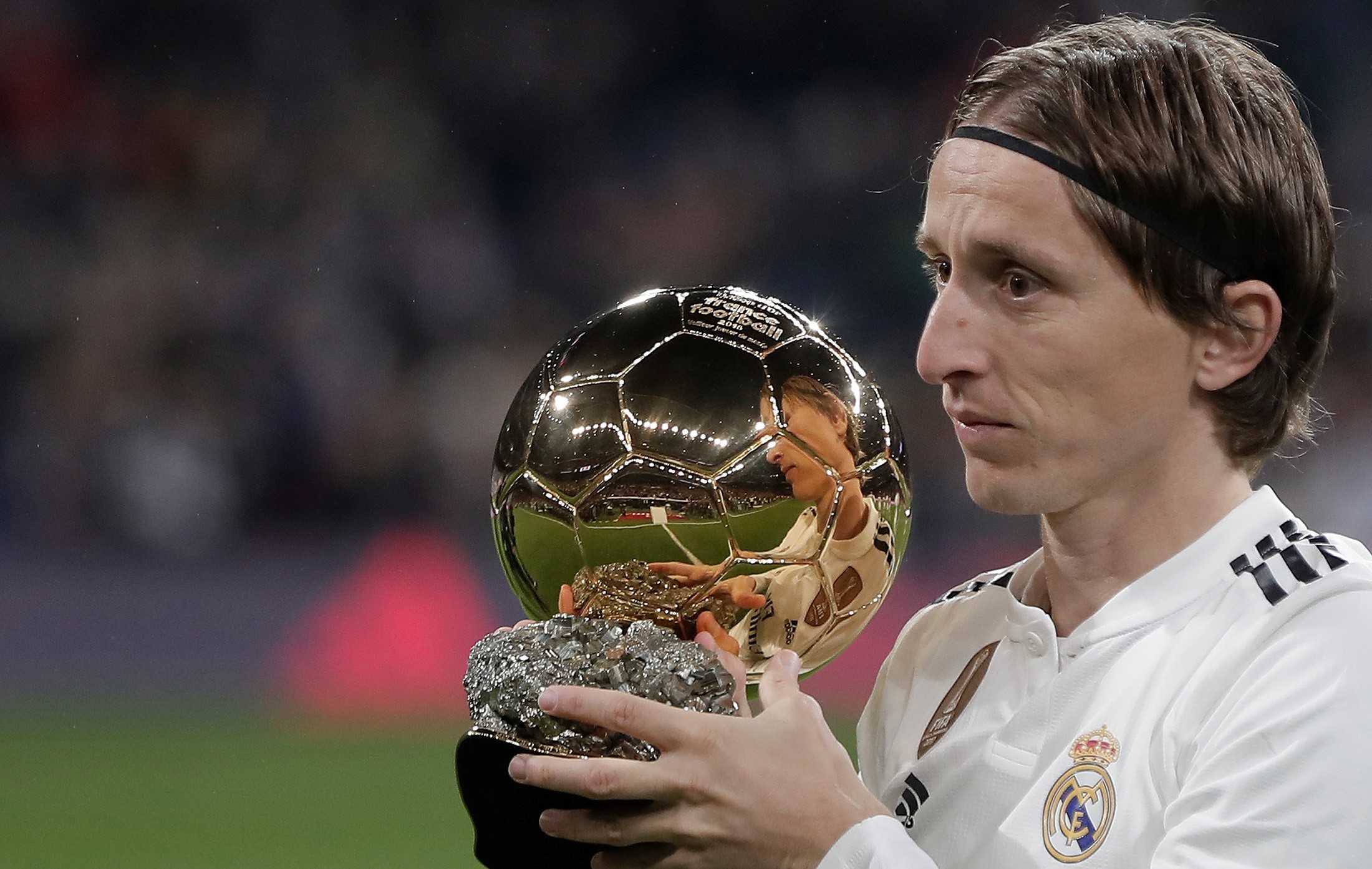 场边教练的表情太真实