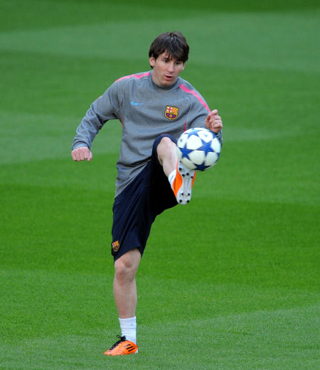 太阳报走访出售原味球衣公司的仓库：汗臭味强烈却不令人反感