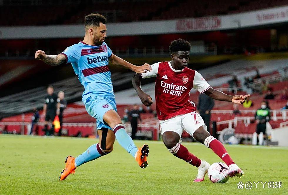 卡拉格批萨拉赫不提利物浦，亨利调解争论